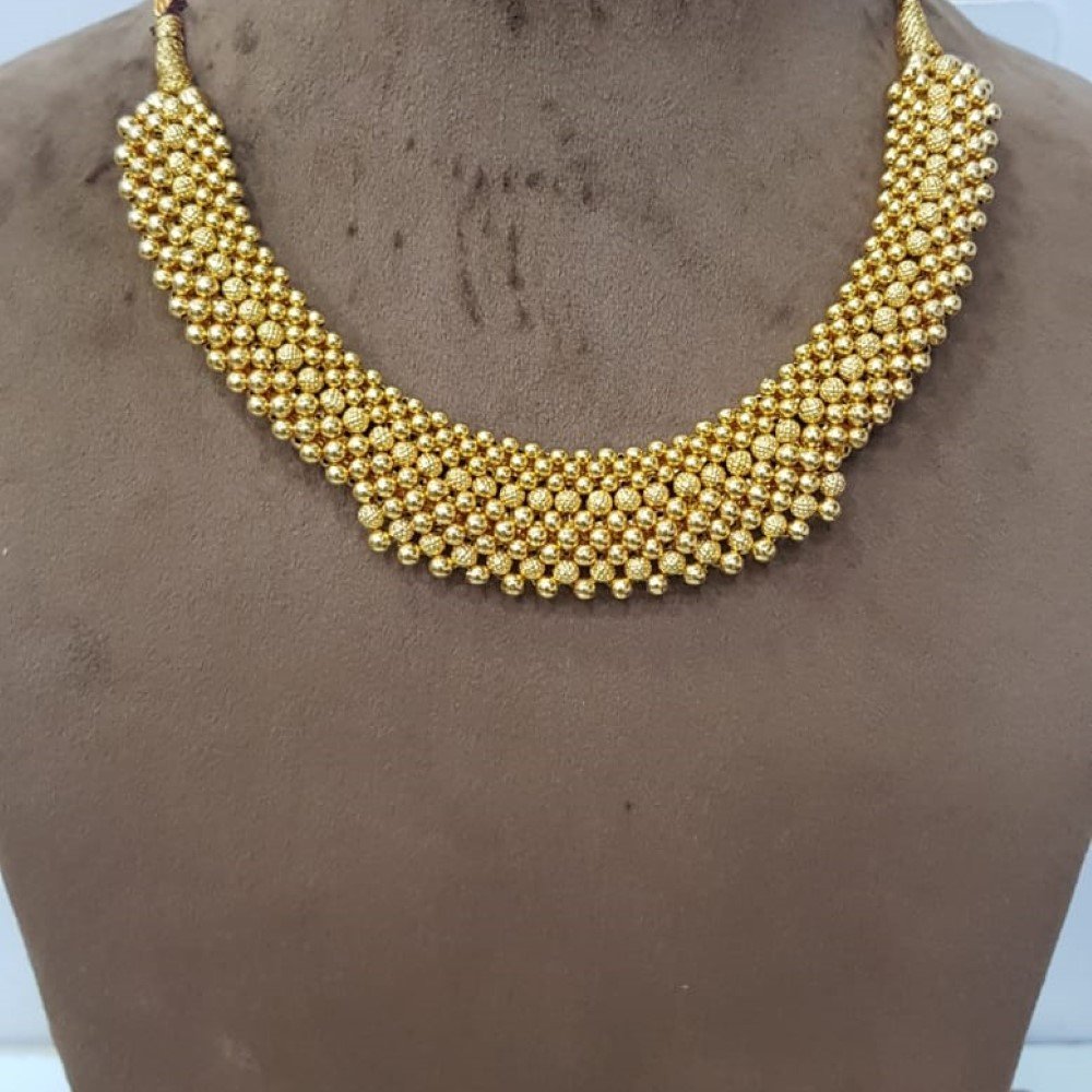 Plain gold necklace store designs with weight